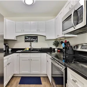  Apartment Lovely 2 Bedroom 1 Bathroom Minutes From The